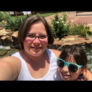 Meet your Posher, Melissa